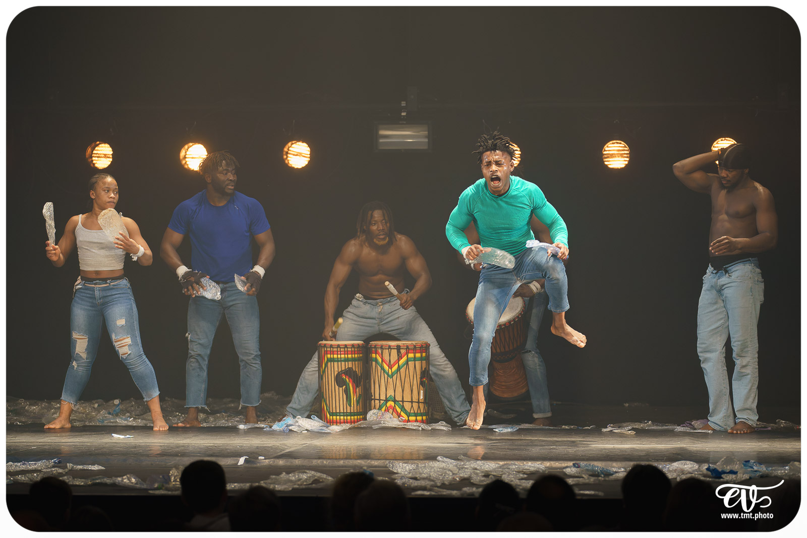 YÉ ! (L'EAU) (CIRCUS BAOBAB)